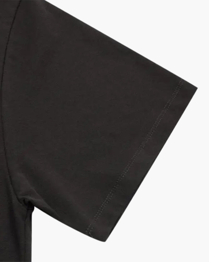 Veredeltes T-Shirt aus festem Stoff